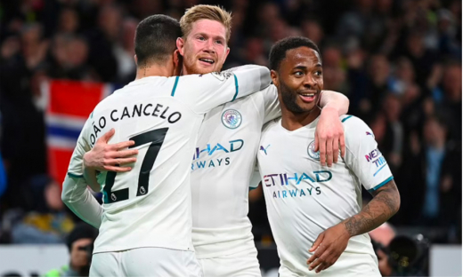 Thắng Wolves 5-1, Man City chạm 1 tay vào chức vô địch Ngoại hạng Anh mùa này