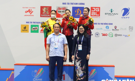 VĐV Đặng Tiểu Bình chia sẻ đầy cảm xúc khi lần đầu đoạt huy chương ở SEA Games