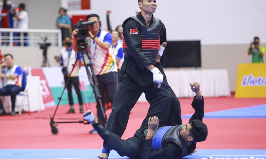 Trần Đình Nam với đôi chân dài dễ dàng lấy HCV Pencak Silat ở hạng cân 75kg