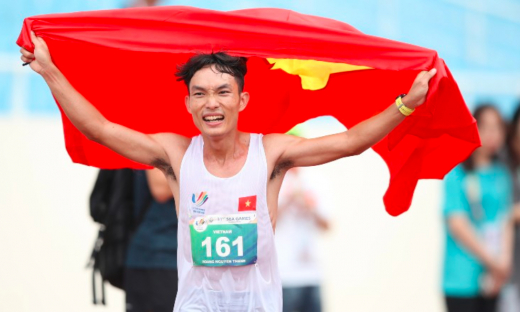 Hoàng Nguyên Thanh giành HCV marathon nam đầu tiên cho Việt Nam