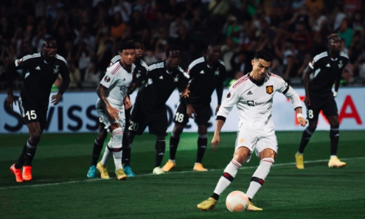 Ronaldo lập công, Man Utd giành chiến thắng nhẹ nhàng trước Sheriff