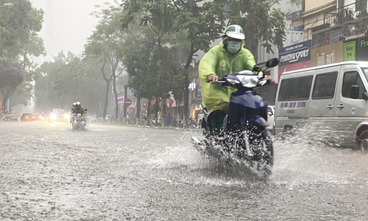 Dự báo thời tiết 7/10: Mưa lớn cục bộ, lốc, sét ở Trung và Nam Trung Bộ, Tây Nguyên và Nam Bộ