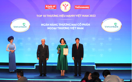 Vietcombank 9 lần liên tiếp có mặt trong Top 10 Thương hiệu mạnh Việt Nam