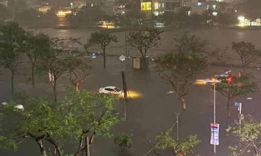 Toàn TP. Đà Nẵng ngập sâu, nhiều người dân kêu cứu