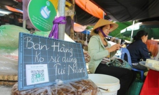 Hà Nội phấn đấu 100% chợ truyền thống không sử dụng túi nilon khó phân hủy