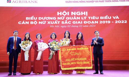 Nữ đoàn viên, người lao động Agribank: “Giỏi việc ngân hàng, đảm việc nhà”