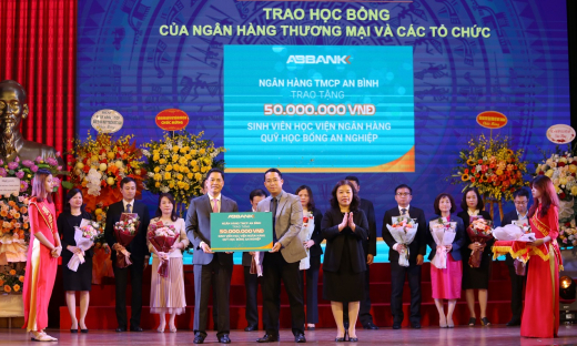 ABBANK đầu tư quỹ học bổng An Nghiệp đồng hành cùng sinh viên ngành Tài chính Ngân hàng