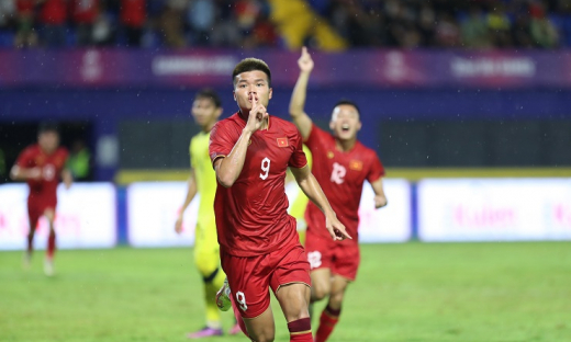 Thắng U22 Malaysia, U22 Việt Nam giành vé sớm vào bán kết SEA Games 32