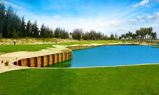 Sân bờ kè Nicklaus Course thuộc tổ hợp Da Nang Golf Resort bình chọn “Top 100 Sân Gôn của châu Á và châu Úc”