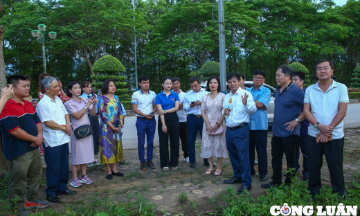 Hội Nhà báo các tỉnh phía Nam thăm di tích lịch sử quốc gia Trường dạy làm báo Huỳnh Thúc Kháng