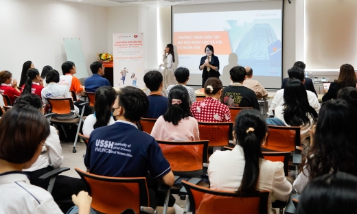 Hanwha Life Việt Nam tích cực nâng cao kiến thức tài chính cho giới trẻ