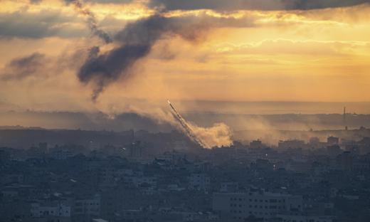 Nhóm Hamas ở Dải Gaza bất ngờ tấn công dữ dội, xung đột Israel - Palestine bùng phát trở lại