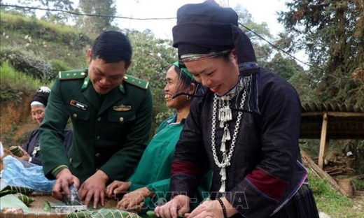 Bộ đội Biên phòng hỗ trợ đồng bào vùng biên Lào Cai thoát nghèo