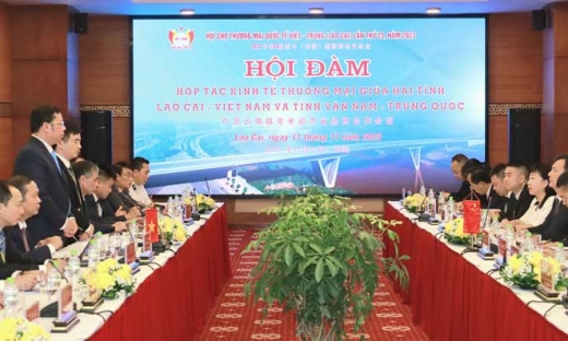 Hội đàm hợp tác kinh tế thương mại giữa Lào Cai (Việt Nam) và Vân Nam (Trung Quốc)