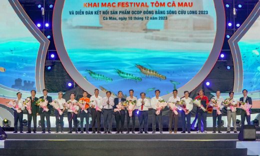 Nam A Bank đồng hành cùng Festival Tôm Cà Mau