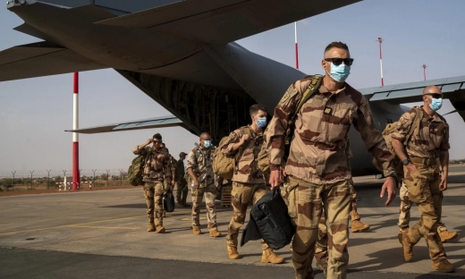 Pháp hoàn tất việc rút quân khỏi Niger, tạm bỏ lại cuộc chiến chống khủng bố ở Sahel