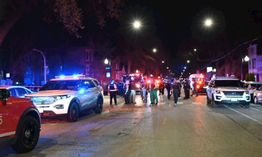 Xả súng tại Chicago, 11 người thương vong