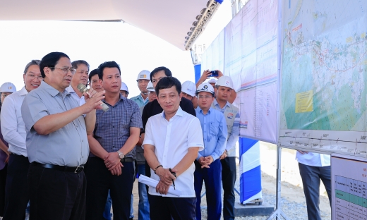 Thủ tướng Phạm Minh Chính kiểm tra, đốc thúc một số dự án thành phần cao tốc Bắc - Nam