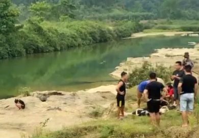 3 học sinh đuối nước tử vong khi đi tắm suối ở Quảng Bình