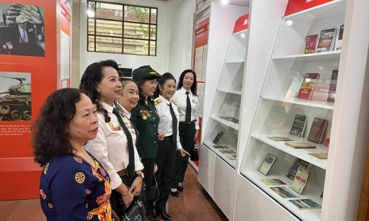 Triển lãm 800 tư liệu về chiến thắng Điện Biên Phủ