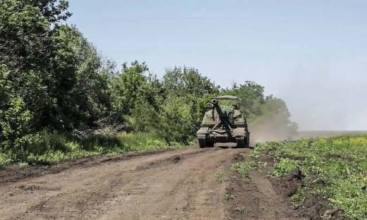 Nga bất ngờ điều quân về phía bắc Ukraine, tấn công thành phố Kharkiv