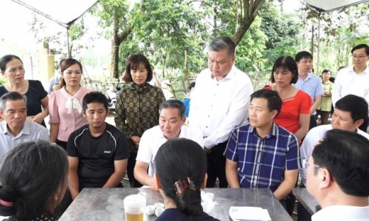 Lãnh đạo TP Hà Nội thăm hỏi gia đình nạn nhân vụ sạt lở tại Ba Vì