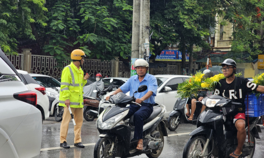 Thời tiết Thanh Hoá bất lợi, xuất hiện mưa sau buổi thi đầu tiên