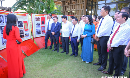 Ra mắt chuyên trang báo chí dữ liệu về Cao trào Xô viết Nghệ Tĩnh và trao giải 'khoảnh khắc vàng'