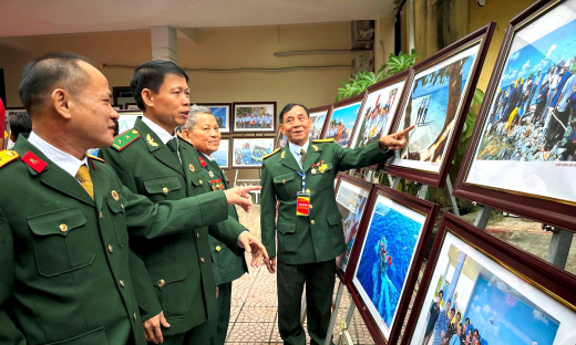 Triển lãm ảnh chủ đề 'Quân đội anh hùng - Cựu chiến binh gương mẫu' của Nhà báo Lê Anh Thi