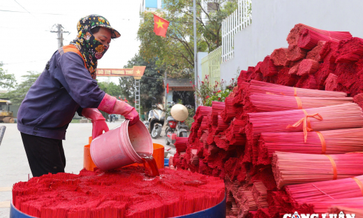 Người dân làng hương Quảng Phú Cầu tất bật vào vụ Tết