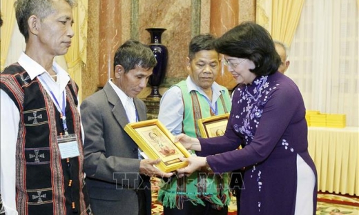 Phó Chủ tịch nước tiếp Đoàn đại biểu người có uy tín tỉnh Thừa Thiên - Huế