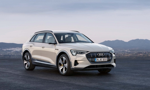 Audi ra mắt SUV chạy điện hoàn toàn