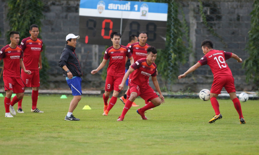 Phóng viên Siam Sport: “Thái Lan phải đề phòng Quang Hải và Văn Hậu”