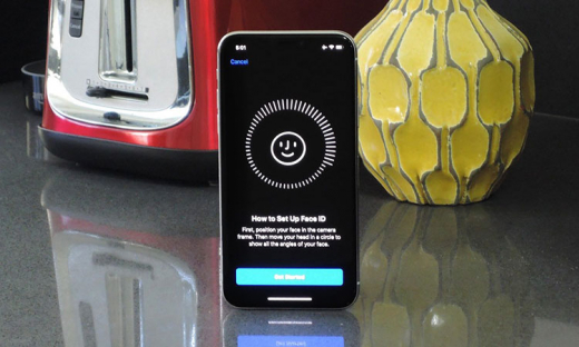Face ID trên iPhone đã hơn “2 tuổi” mà vẫn chưa có chiếc điện thoại Android nào theo kịp