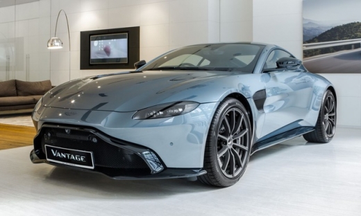 Ra mắt Aston Martin Vantage phiên bản đặc biệt Dark Knight Edition
