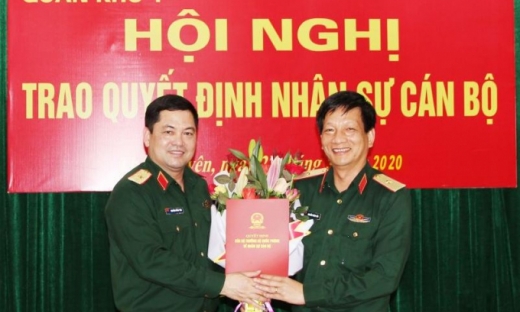 Đảng ủy, Bộ Tư lệnh Quân khu 1 trao các quyết định về công tác cán bộ