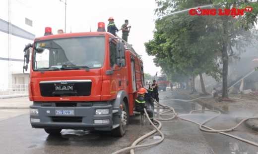 Hà Nội: Hiện trường vụ cháy nhà xưởng tại khu công nghiệp Sài Đồng B