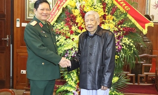 Đại tướng Ngô Xuân Lịch thăm, chúc Tết nguyên Tổng Bí thư Lê Khả Phiêu