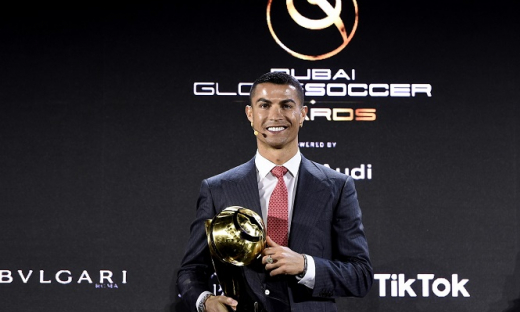 Siêu sao Ronaldo giành giải Cầu thủ xuất sắc nhất thế kỷ