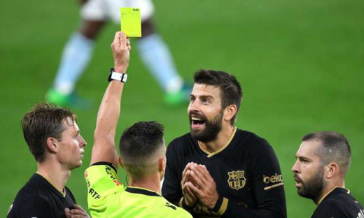 Cầu thủ Barca vạ miệng khiến HLV Koeman tức tiết