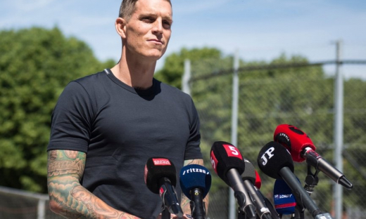 Cựu sao Liverpool Daniel Agger bắt đầu sự nghiệp cầm quân