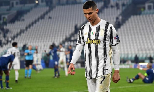 Siêu sao Ronaldo bị cựu tiền vệ Juventus chỉ trích