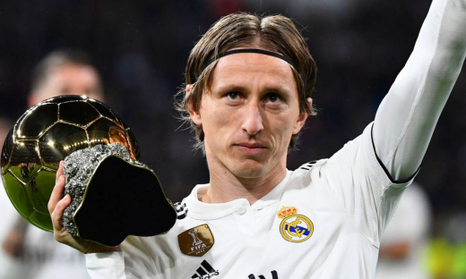 Tiền vệ Luka Modric gia hạn hợp đồng với CLB Real Madrid