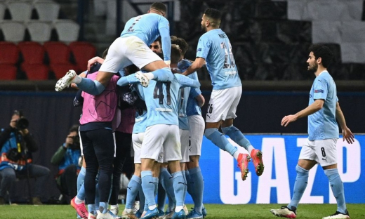 Man City thắng ngược Paris Saint-Germain