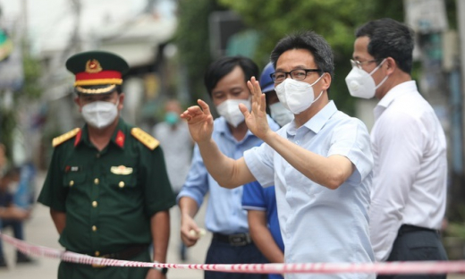 Phó Thủ tướng Vũ Đức Đam: Việc lấy mẫu xét nghiệm nhanh chóng an toàn, tránh lây nhiễm chéo