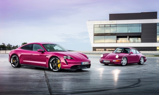 Porsche Taycan 2022 được bổ sung tính năng hỗ trợ đỗ xe từ xa bằng Smartphone