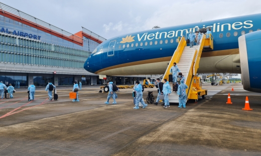 Hạn chế chuyến bay trọn gói về Nội Bài, Tân Sơn Nhất để tránh ùn tắc khi xét nghiệm COVID-19