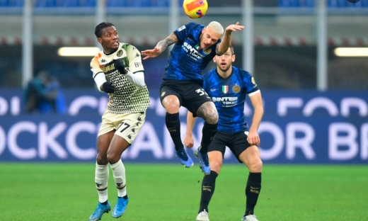 Inter Milan thắng ngược Venezia ở phút 90, giữ vững ngôi đầu Serie A
