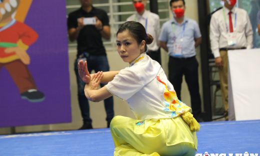 Hoàng Thị Phương Giang giành HCV nội dung trường quyền nữ Wushu