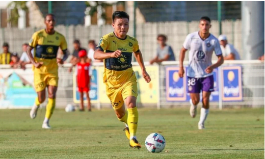 HLV Didier Tholot chia sẻ về việc dùng Quang Hải ở trận mở màn Ligue 2